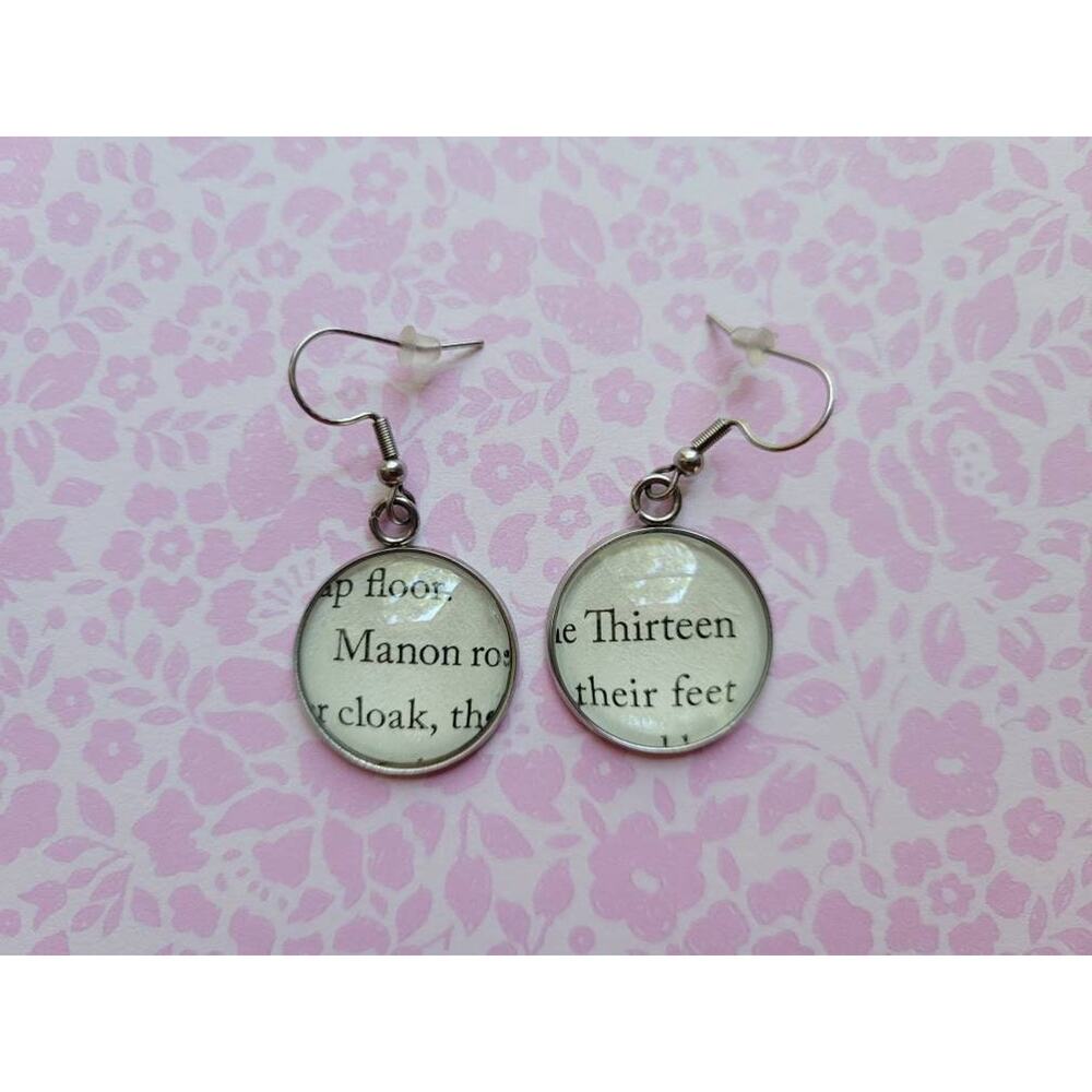 Manon and The Thirteen pendant earrings made with Throne of Glass book pages